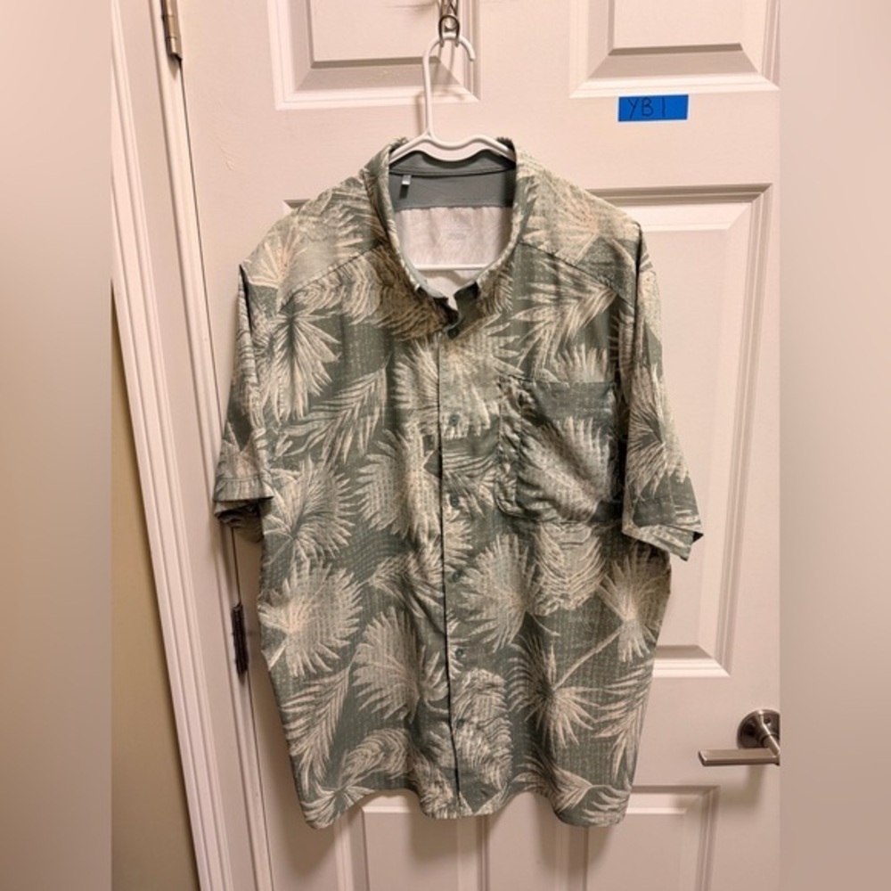 Mens Under Armour Short Sleeve Button Down Vented Hawaiian Shirt